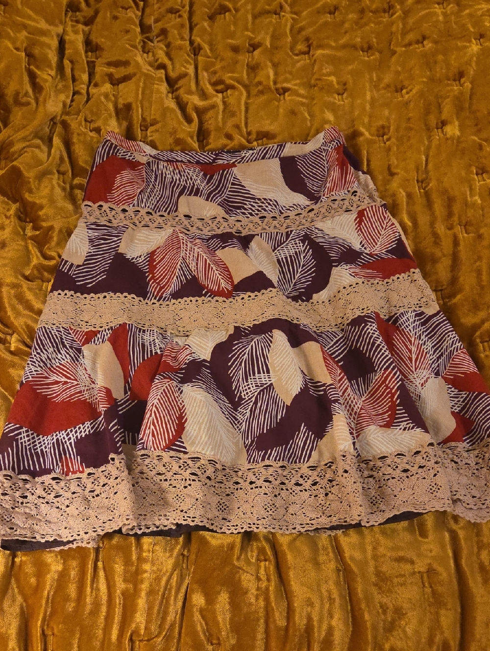 BCBG Maxazria Burgundy, Cream & Rust Floral Lace-Trim Skater Skirt
